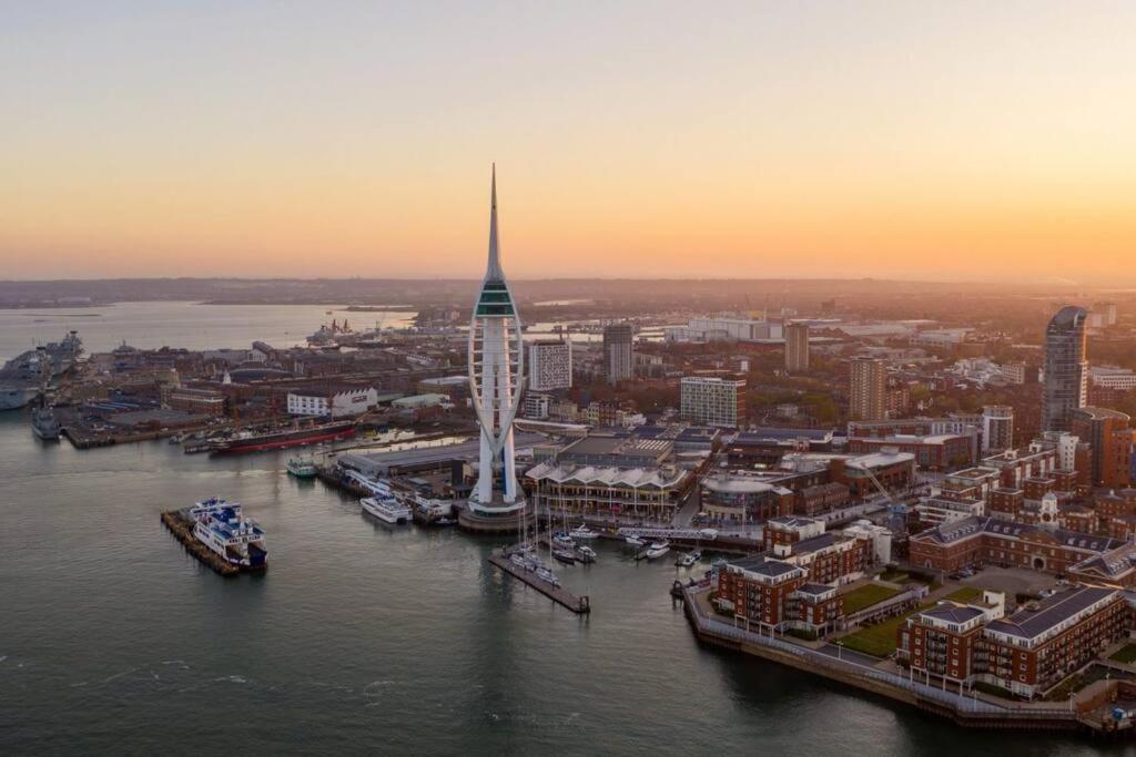 Coastal Comfort Getaway Portsmouth Exterior foto